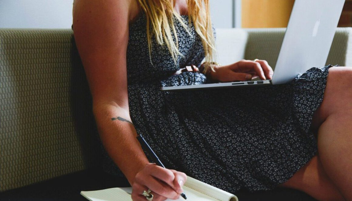 entrepreneur, startup, woman-593357 entrepreneur, startup, woman